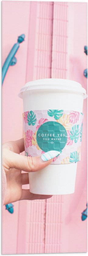 Vlag - Reisbeker Koffie met Gekleurde Blaadjes Etiket voor Roze Deuren - 20x60 cm Foto op Polyester Vlag