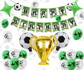 Daily Essentialz Voetbal Versiering Verjaardag - Voetbal Versiering - Voetbal Slaapkamer - FIFA 23 - FIFA 24 - Voetbal Ballonnen - Voetbal Slingers - Ek Voetbal 2024 - Hollandse Cadeautjes