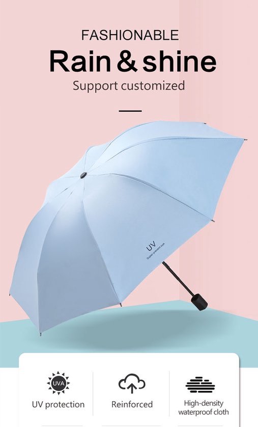 Lichtblauwe paraplu met UV bescherming tekst, ideaal voor regen en zon.