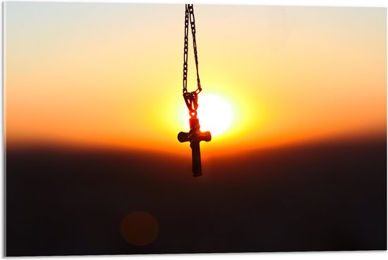 Acrylglas - Kerkelijk Kruis Hangend aan Ketting tegen Fel Zonlicht - 75x50 cm Foto op Acrylglas (Met Ophangsysteem)