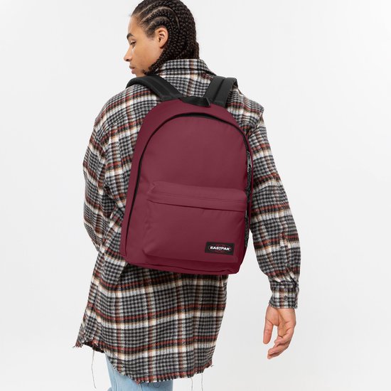 Eastpak Out of Office Rugzak 13,3 inch - Bushy Burgundy