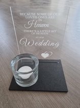 Gedenkbordje voor bruiloft 'because some of our loved ones are in heaven' - met waxinehouder