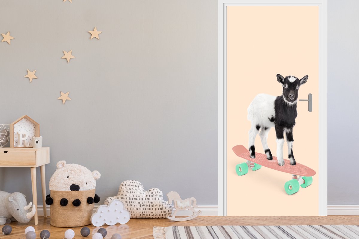 Deurposter 80x205 cm - Deursticker Geit - Zwart - Skateboard - Wit - Dieren - Meubelfolie 