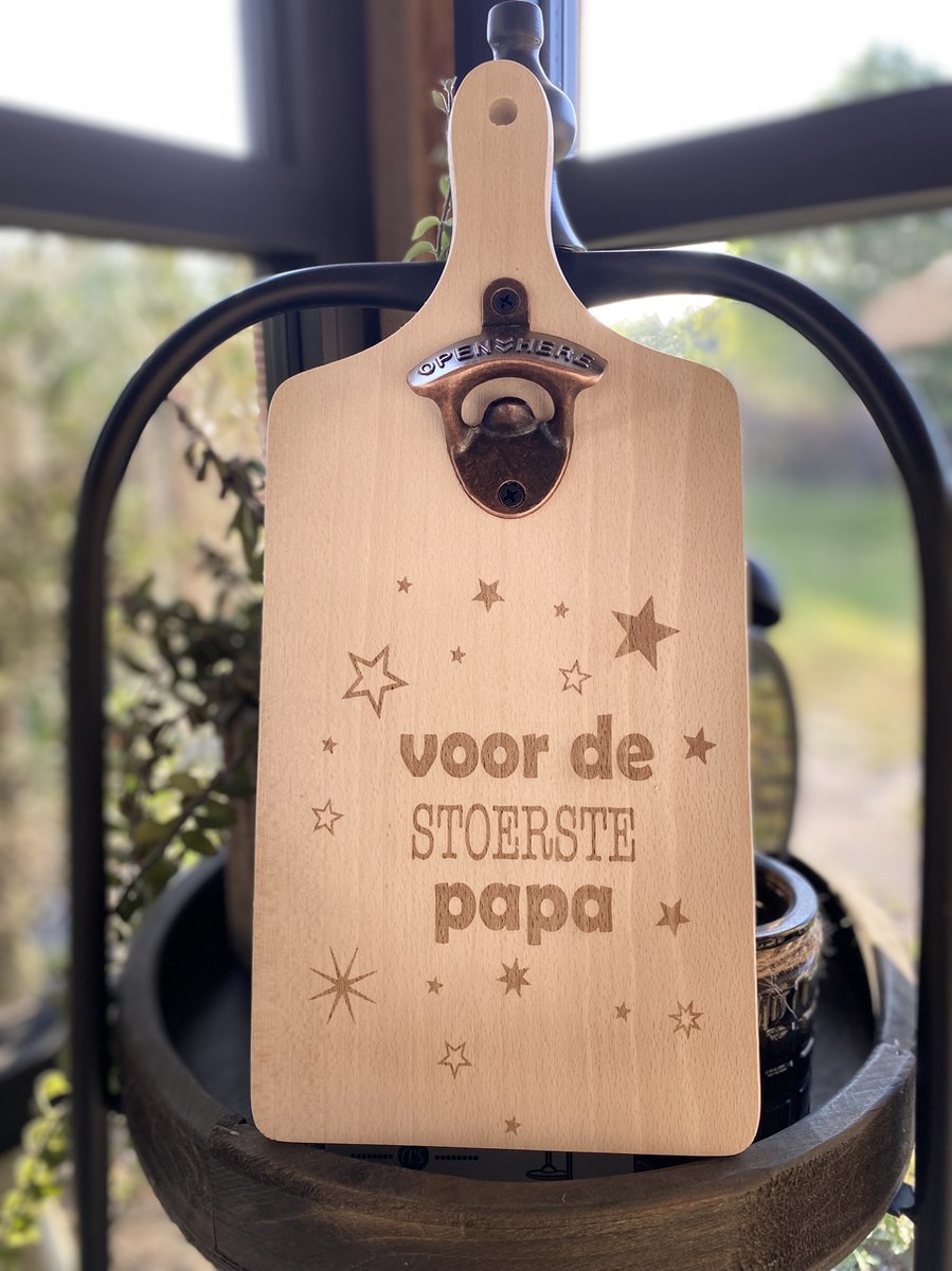 Creaties van Hier - serveerplankje - papa met bieropener - 35 cm - hout
