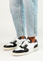 Sacha - Heren - Zwarte leren sneakers met witte details - Maat 44