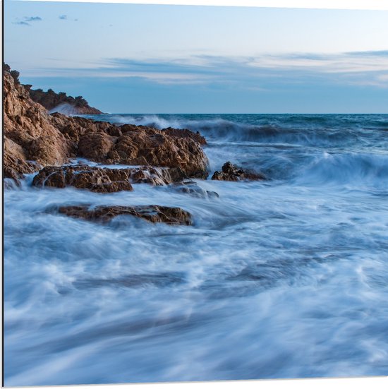 Dibond - Zee - Rotsen - Stenen - Golven - Water - 80x80 cm Foto op Aluminium (Wanddecoratie van metaal)