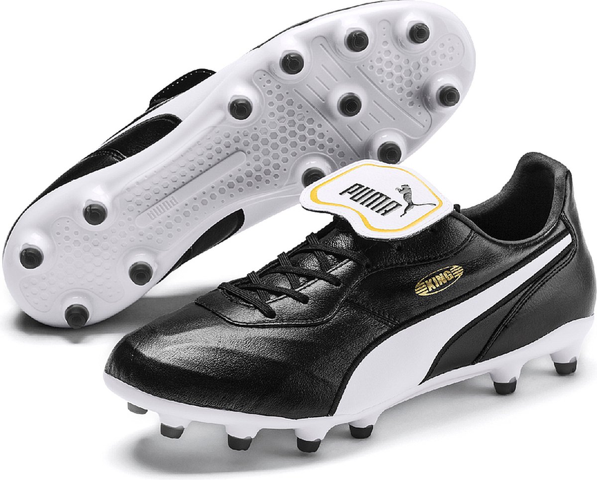 Zwarte Puma King Top FG voetbalschoenen voor mannen, maat 39, met leren bovenwerk en ronde FG-noppen voor grasvelden.