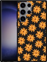 Cazy Hoesje Zwart geschikt voor Samsung Galaxy S23 Ultra Oranje Bloemen