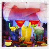 Muursticker - Diverse Cocktails met Stukjes Fruit - 50x50 cm Foto op Muursticker