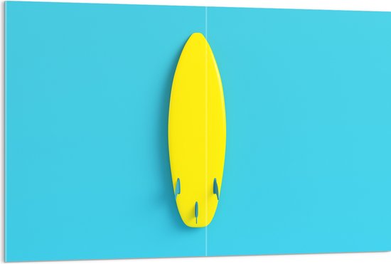 Acrylglas - Geel Surfboard tegen Felblauwe Achtergrond - 120x80 cm Foto op Acrylglas (Met Ophangsysteem)