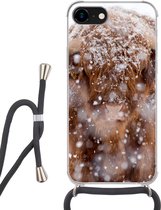 Hoesje met koord Geschikt voor iPhone 7 - Schotse Hooglander - Horens - Sneeuw - Siliconen - Crossbody - Backcover met Koord - Telefoonhoesje met koord - Hoesje met touw