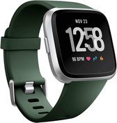 Siliconen Smartwatch bandje - Geschikt voor Fitbit Versa / Versa 2 silicone band - groen - Strap-it Horlogeband / Polsband / Armband - Maat: Maat S