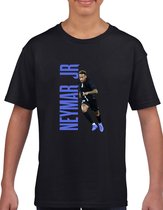 Neymar Jr - Da silva - PSG-Kinder shirt met tekst- Kinder T-Shirt - Zwart shirt - Neymar in blauw - Maat 122/128 T-Shirt leeftijd 7 tot 8 jaar - Grappige teksten - Cadeau - Shirt cadeau - Voetbal - verjaardag -