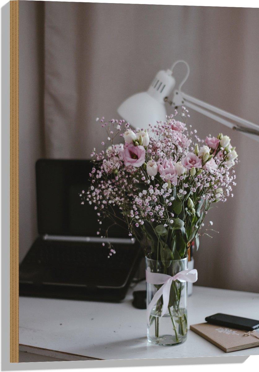 Hout - Bloemen - Boeket - Water - Strik - Lamp - Telefoon - Bureau - Laptop - 50x75 cm - 9 mm dik - Foto op Hout (Met Ophangsysteem)