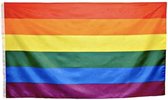 Weersbestendige Pride Vlag - Top kwaliteit Regenboog vlag - Rainbow flag - 150x90cm - Polyester - Weerbestendige - Topkwaliteit vlag - Messing oog-ringen - Dubbel omgezoomde - UV-werend - Windbestendig - Zeefdruk - Trots vlag LGBTQ+