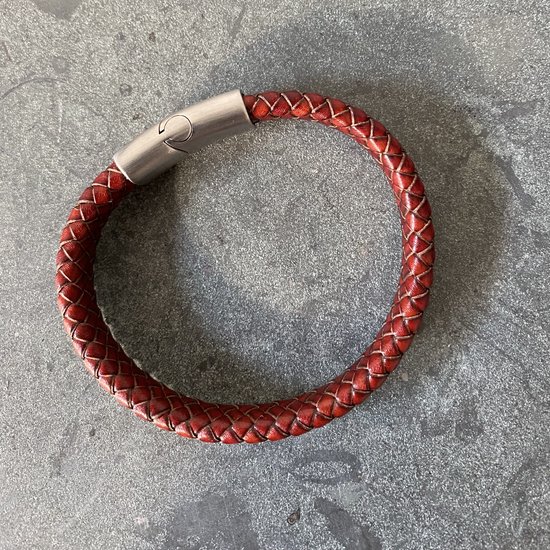 Armband - rood bruin leer - gevlochten - RVS sluiting - 18 cm