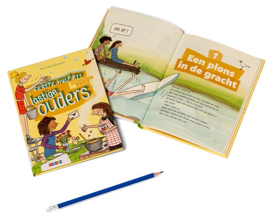 Boek met de titel 'Lastige ouders' en open pagina's die een zwemscène tonen.