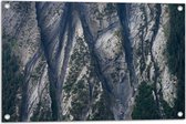 Tuinposter – Berg - Zijkant - Bomen - Bosjes - 75x50 cm Foto op Tuinposter (wanddecoratie voor buiten en binnen)
