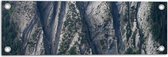 Tuinposter – Berg - Zijkant - Bomen - Bosjes - 60x20 cm Foto op Tuinposter (wanddecoratie voor buiten en binnen)