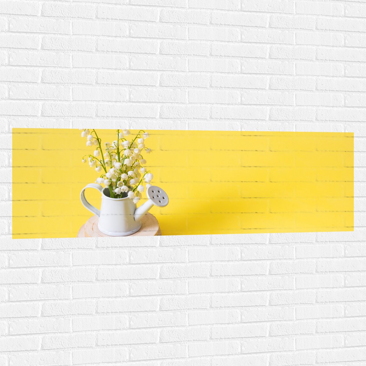 Muursticker - Boeket in Gieter met Gele Achtergrond - 150x50 cm Foto op Muursticker