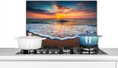 Spatscherm keuken 70x50 cm - Kookplaat achterwand Strand - Zee - Zonsondergang - Muurbeschermer - Spatwand fornuis - Hoogwaardig aluminium