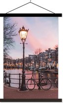 Posterhanger incl. Poster 40x60 cm - Schoolplaat - Amsterdam in de schemering - Textielposter - Zwarte latten