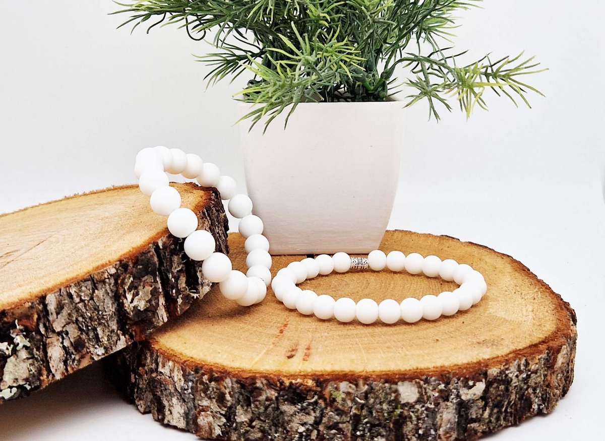 Handgemaakte Klassieke natuurstenen armband “ Mat Witte agaat ” - 8 mm diameter van de korrel- Diameter armband 20 cm - Een mooi cadeau voor familie en vrienden