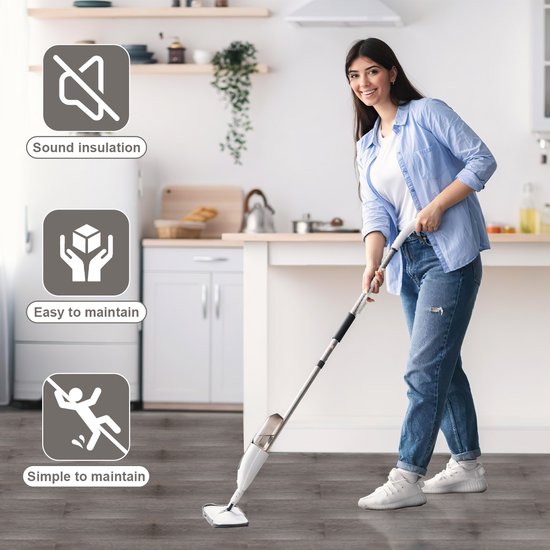 Vrouw in keuken met dweil, met iconen voor geluidsisolatie, makkelijk onderhoud en eenvoudige reiniging.