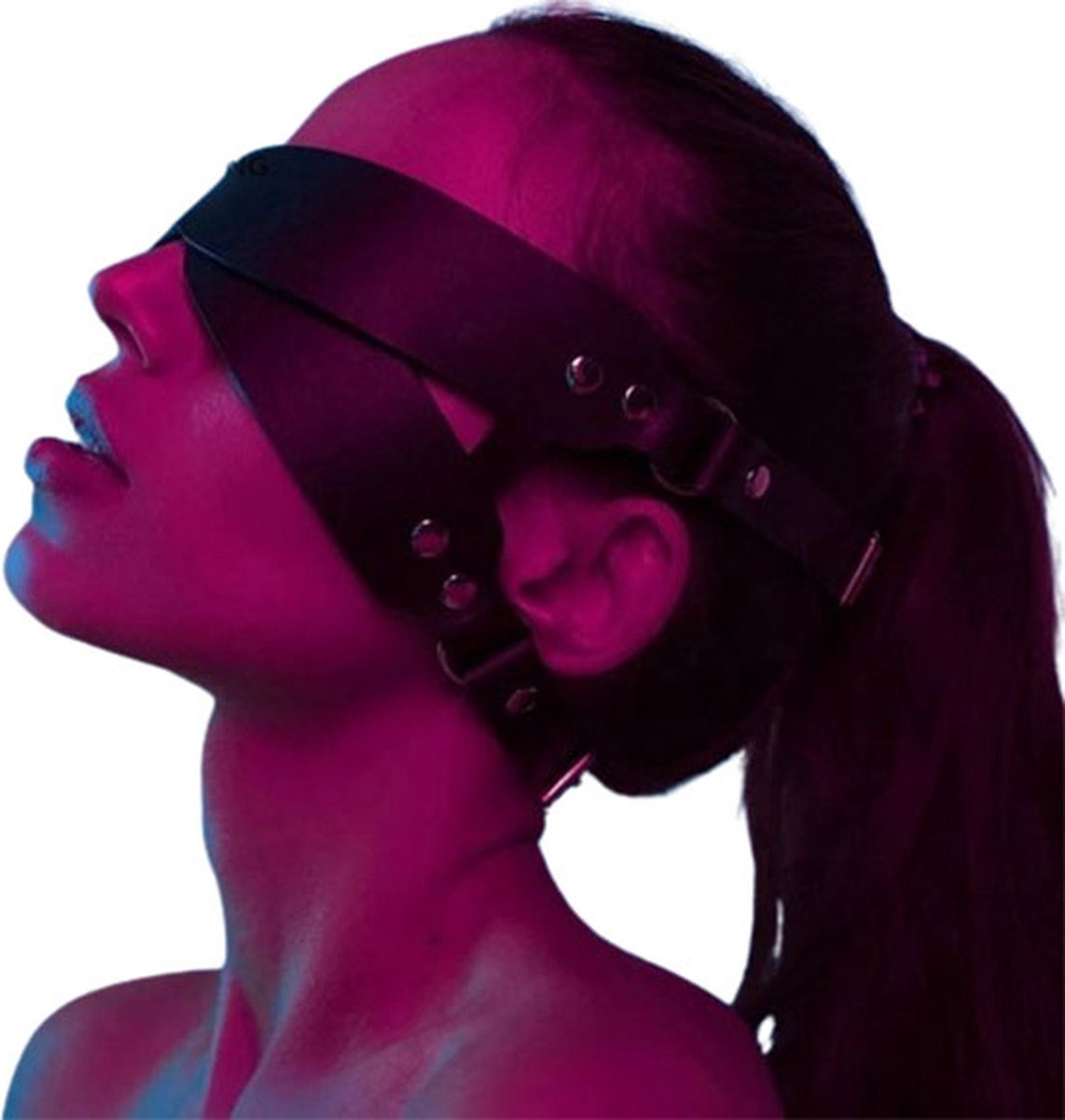 Goedkoopste Verstelbare lederen BDSM blinddoek - Oog masker - Zeer luxe uitvoering - Gespsluiting - SM - Leer - Hoge kwaliteit - One size