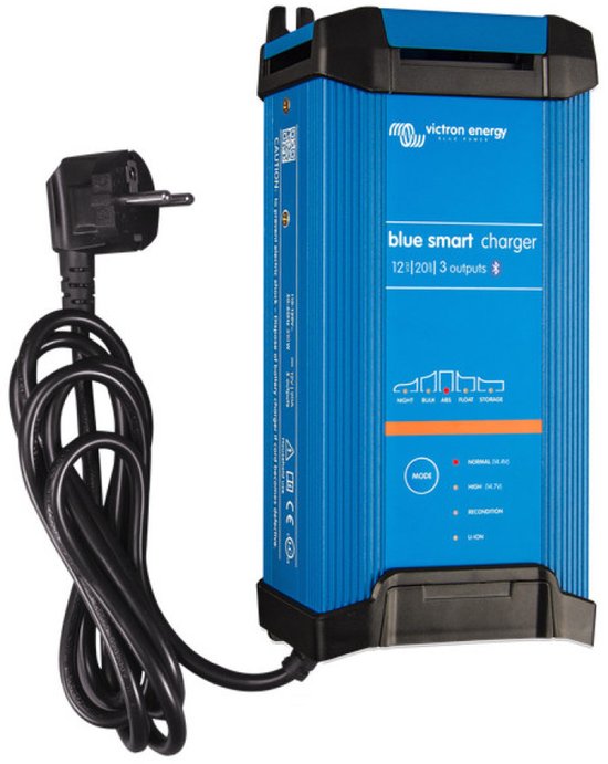 Victron Blue Smart IP22 (Type: 12V/20A - 3 Uitgangen)