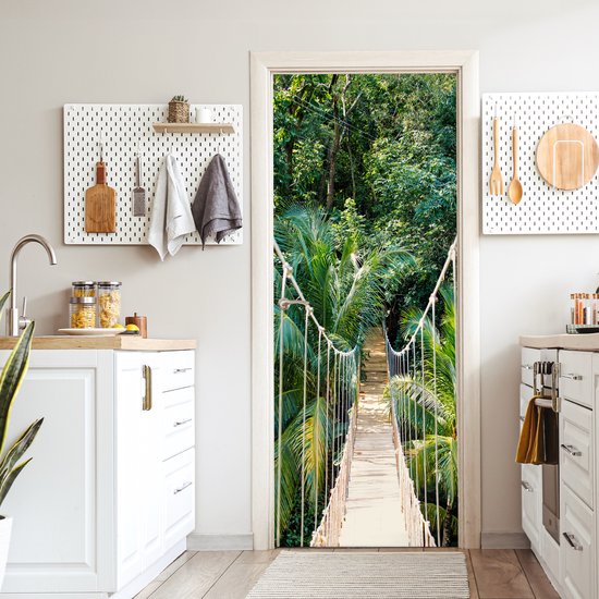 Deurposter 80x205 cm - Deursticker Jungle - Palmboom - Brug - Natuur - Planten - Meubelfolie zelfklevend - Deurfolie woonkamer - Interieurfolie fotobehang - Deur plakfolie - Deurstickers - Deurbehang sticker - Kamer decoratie