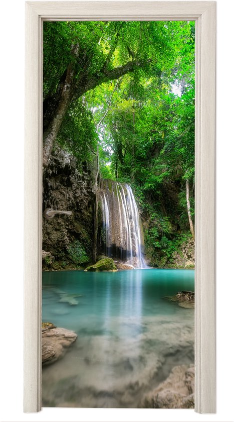 Deurposter 90x215 cm - Deursticker Jungle - Waterval - Planten - Water - Natuur - Meubelfolie zelfklevend - Deurfolie woonkamer - Interieurfolie fotobehang - Deur plakfolie - Deurstickers - Deurbehang sticker - Kamer decoratie