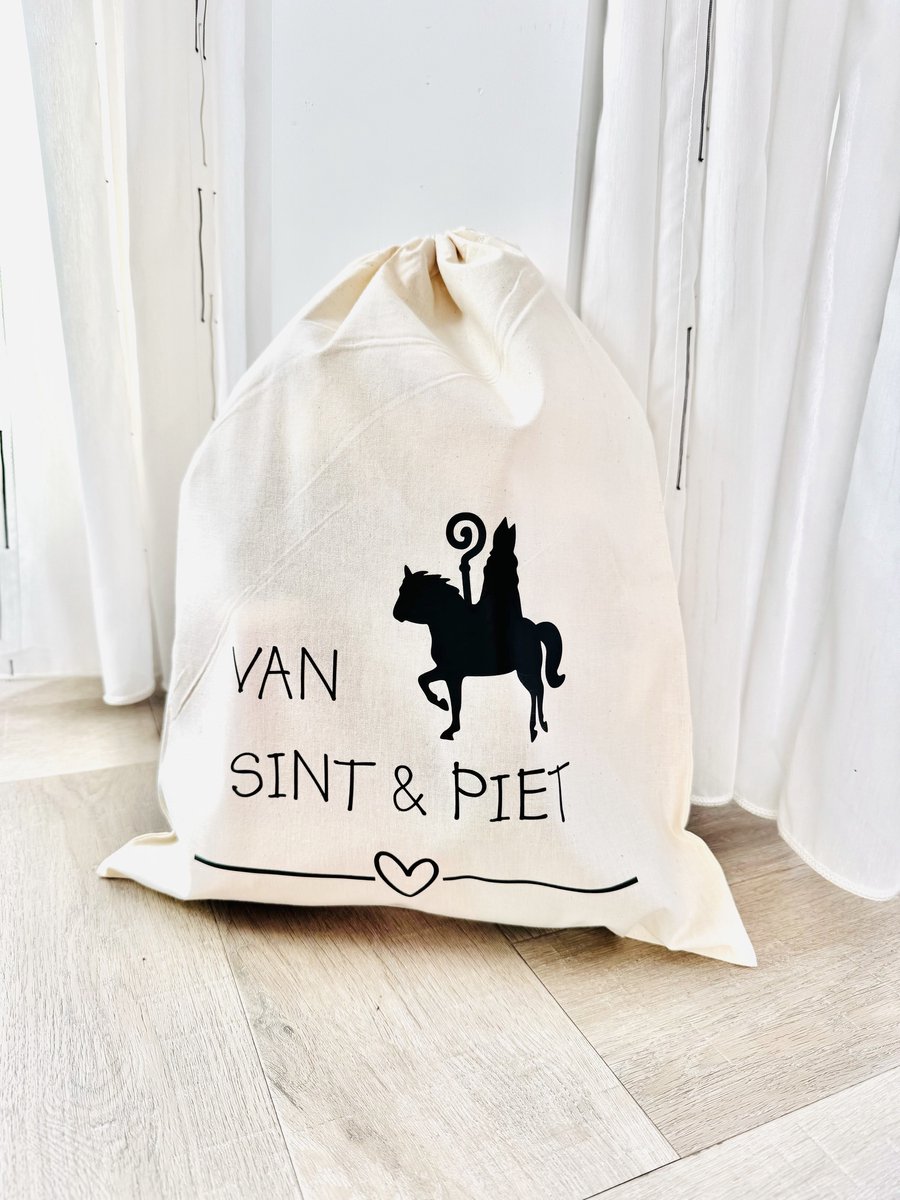 van Sint en Piet | Letters by Lau | Sinterklaas | Pepernoten | cadeaus | cadeautip | zak van Sinterklaas
