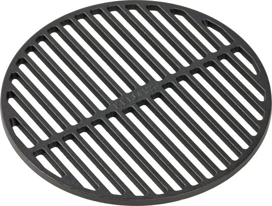 Zwart, rond, gietijzeren grillrooster met brede spijlen. De tekst "KEIJ CAST IRON" staat op het rooster.