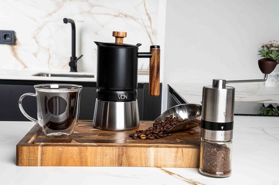 Bialetti - Moka Express: De Iconische Espressomaker Voor Op Warmtebronnen, Voor Echte Italiaanse Koffie, 12 Kops Moka Percolator (600 Ml), Aluminium, Zilverkleurig Bialetti - Moka Express: De Iconische Espressomaker Voor Op Warmtebronnen, Voor Echte Italiaanse Koffie, 12 Kops Moka Percolator (600 Ml), Aluminium, Zilverkleurig
