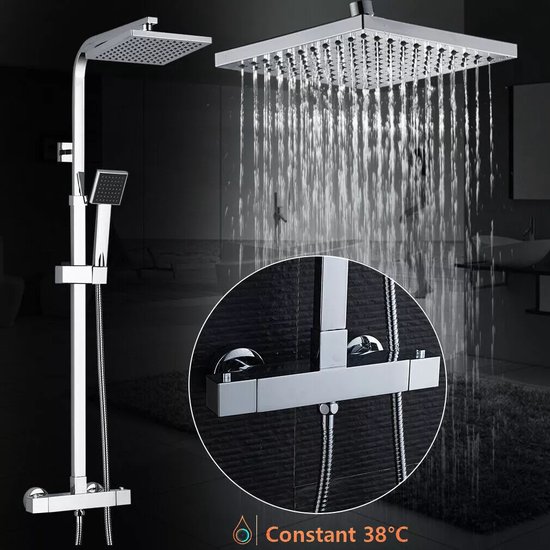 Ensemble de douche argenté avec pomme de douche carrée et douchette, dans un environnement de salle de bain moderne, thermostat réglé à 38°C.