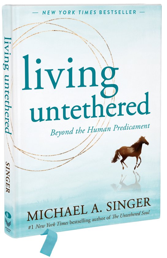 Boekcover van "Living Untethered" met de titel in turquoise, een paard en de tekst "New York Times Bestseller".