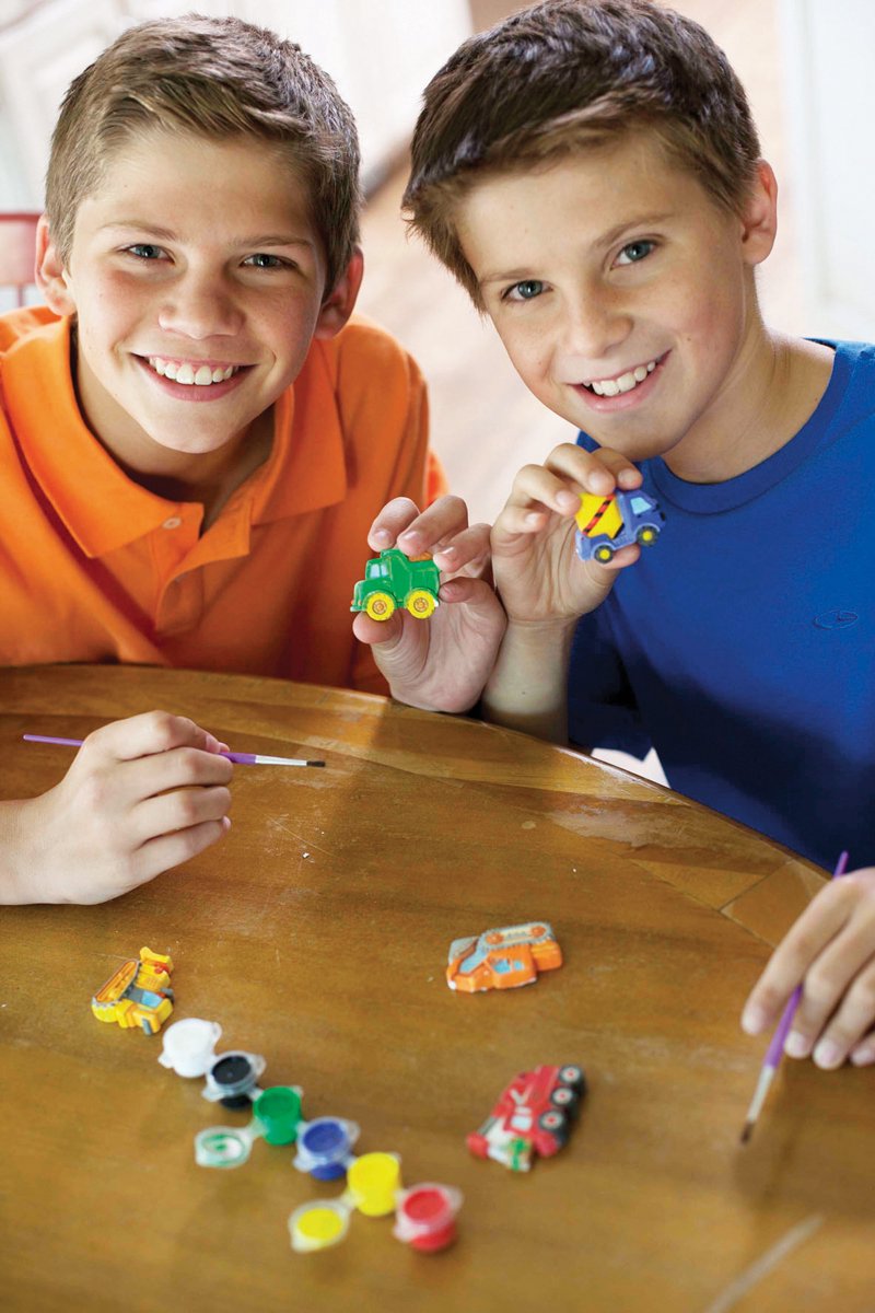 4M Knutselen - Giet En Verf - Racewagen - Creatief Speelgoed - Hobbypakket Gips - 5+ — afbeelding 4