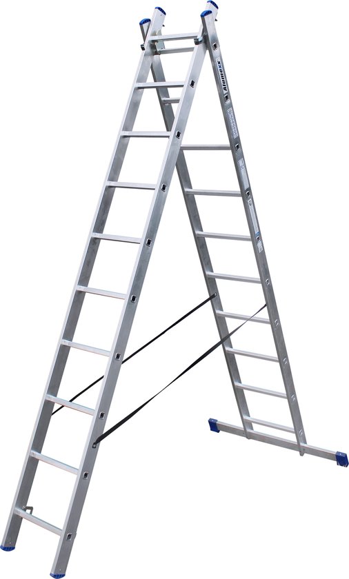 Aluminium reformladder van Alumexx in A-stand met blauwe beschermdoppen.