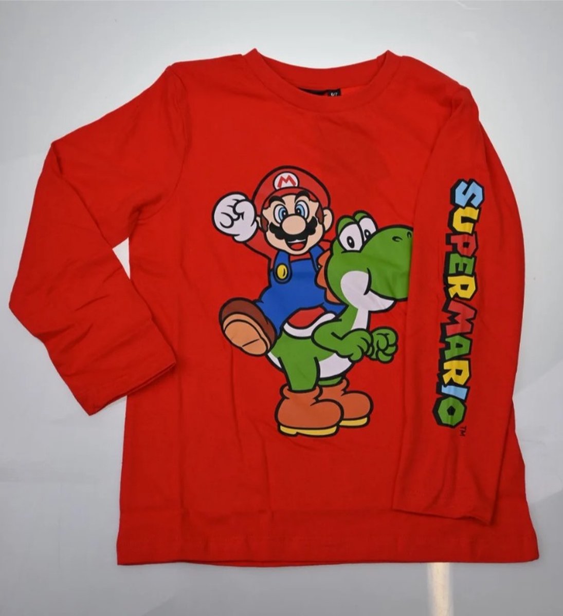 Super Mario T-shirt - Longsleeve - Rood. Maat 140/146 cm - 10/11 jaar.