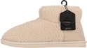 Offwhite teddy enkellaars pantoffel met beige suède hiel en Apollo merklabel.