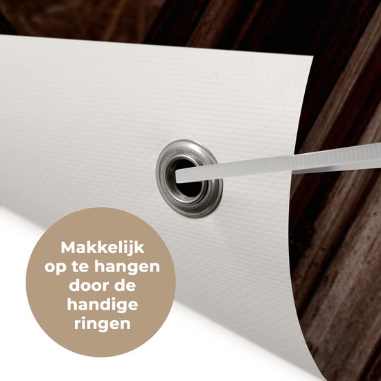 Oogjes aan de zijkant van een tuinposter om gemakkelijk op te hangen