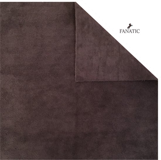 Bruine microvezelstof, met aan de hoek een logo met 'FANATIC'.
