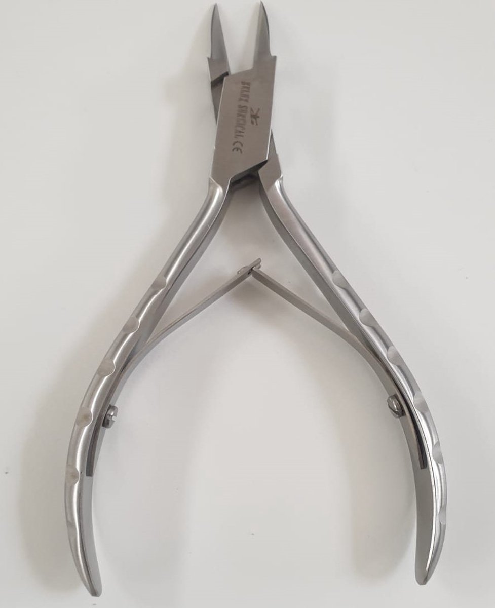 Goedkoopste Belux Surgical Instruments - Professionele nagelknipper - Scherpe en uitstekende uiteinden - Recht Snijvlak - 12,5 cm - RVS - Zilver