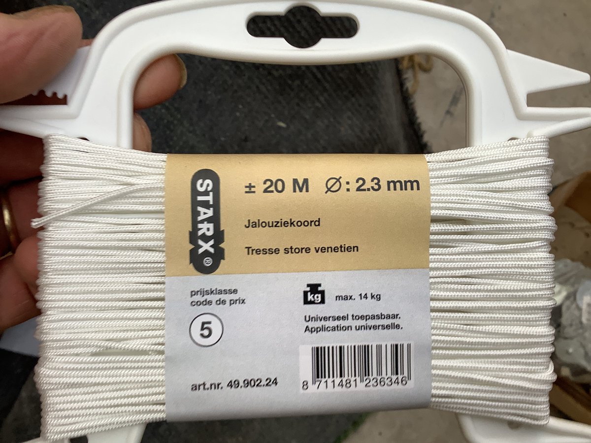 wit touw 2.3mm. dik x 20meter lang. jalouziekoord. 14 kg trekkracht. starx.