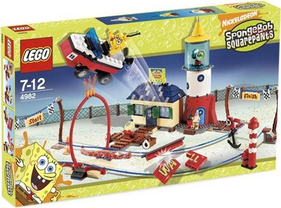 LEGO Spongebob Vaarschool met mevrouw Puff, een bootje, huisje, vuurtoren en racebanen.