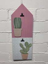 Houten deco wandbord met 2 clips "cactus" - roze - hoogte 46 cm x 16.5 x 1 cm - Woonaccessoires - Wanddecoratie