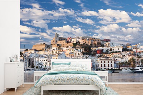 Behang - Fotobehang Ibiza-stad bij zonsopkomst - Breedte 360 cm x hoogte 240 cm