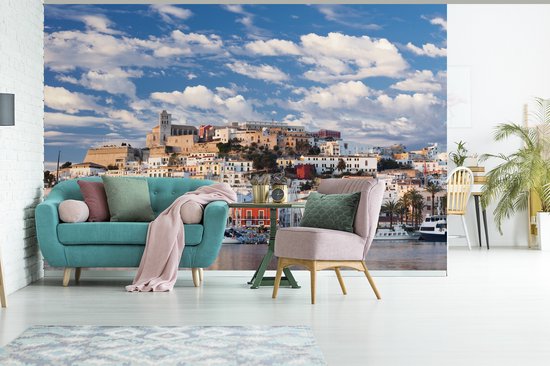 Behang - Fotobehang Ibiza-stad bij zonsopkomst - Breedte 360 cm x hoogte 240 cm
