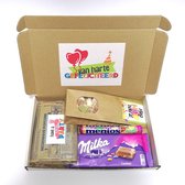 Verjaardag brievenbus cadeau - van harte gefeliciteerd - Milka Chocolade - Popcorn - Mentos - Tum Tum - Cadeau